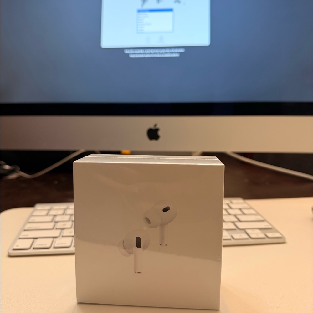 Apple AirPods Pro with Charging Case - White
